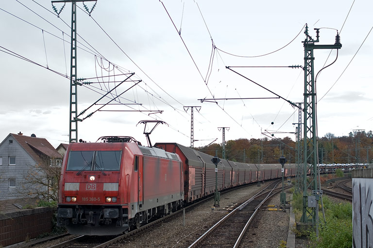 185 360 mit CFN 60126 bei km 16,8 (Oktober 2010)