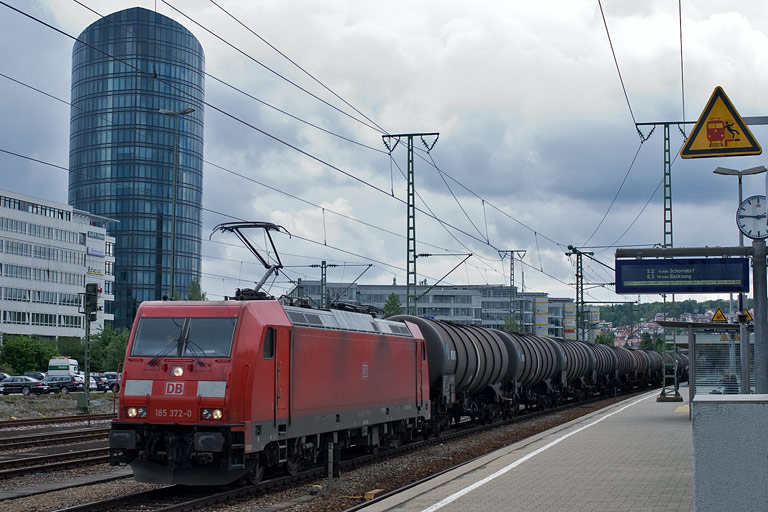 185 372 bei km 15,6 (Mai 2010)