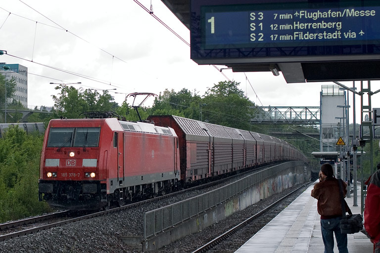 185 378 mit FZ 56167 bei km 14,2 (Mai 2010)
