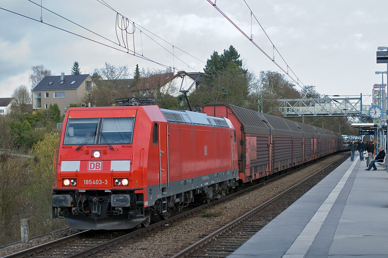 185 403 mit CSQ 60084 bei km 14,2 (April 2010)