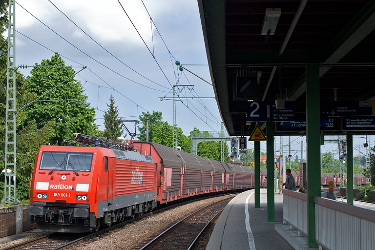 189 001 mit FZ 56165 bei km 16,8 (Mai 2010)
