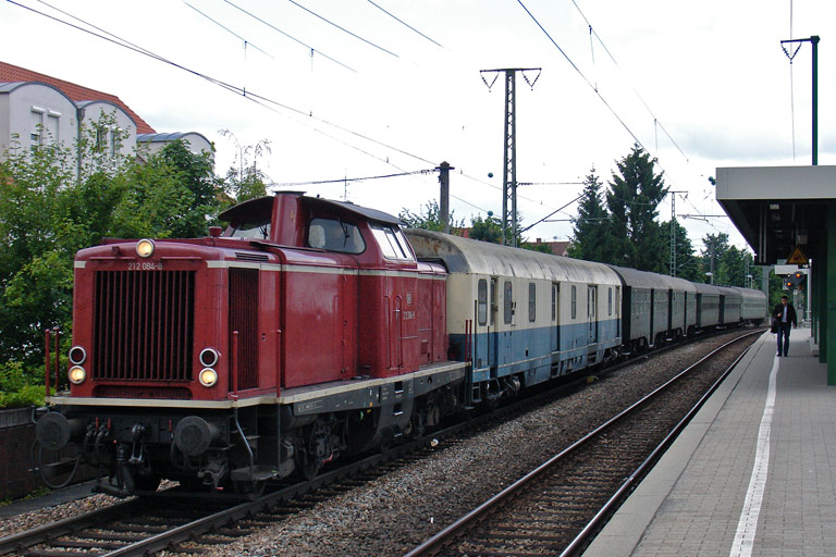 212 084 bei km 16,8 (Juni 2010)