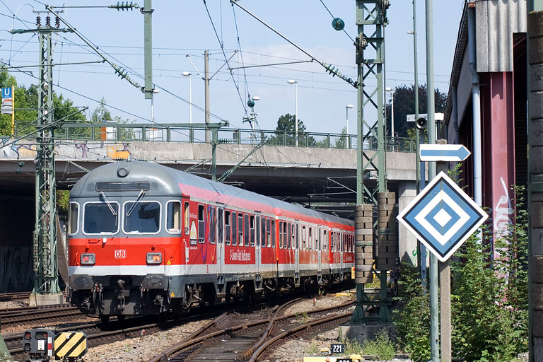 218 491 mit RE 31501 bei km 15,4 (August 2010)