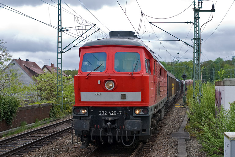 232 426 mit FE 44696 bei km 16,8 (Mai 2010)
