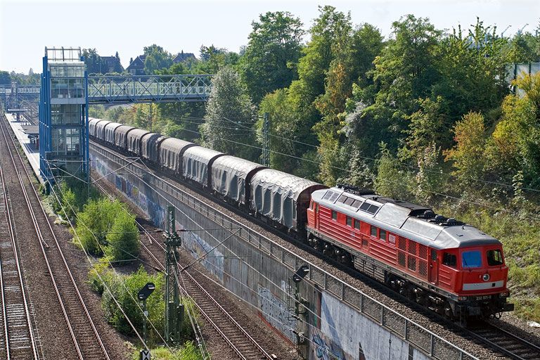 232 571 mit CS 49255 bei km 14,0 (September 2010)