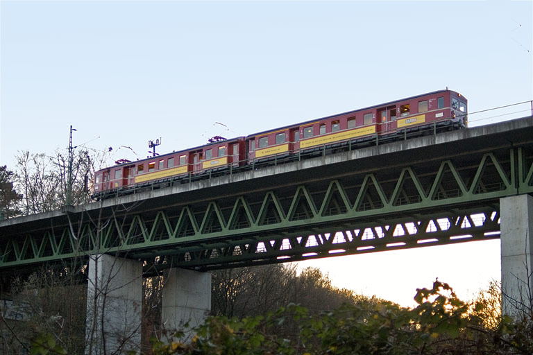 465 005/865 611 als DPN 36676 bei km 14,6 (November 2010)