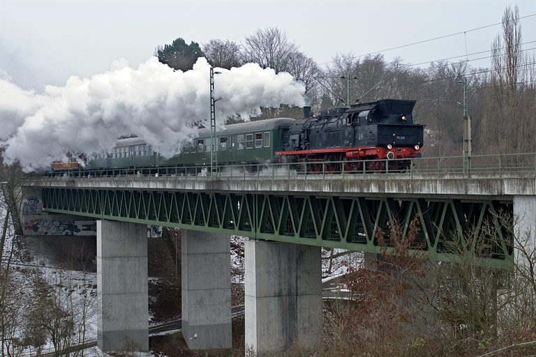 78 468 mit DPE 91815 bei km 14,6 (M&auml;rz 2010)