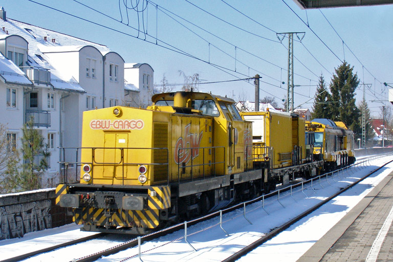 EBW Cargo V 130.13 mit DBV 92490 bei km 16,8 (M&auml;rz 2010)