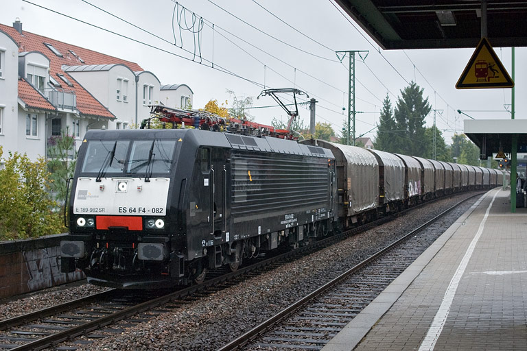 ES 64 F4-082 mit CS 49225 bei km 16,8 (September 2010)