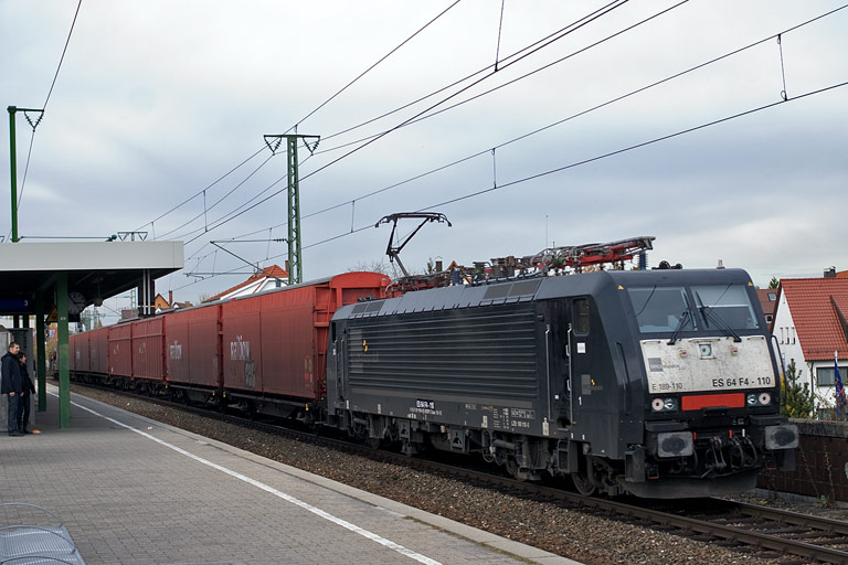 ES 64 F4-110 mit CFN 60126 bei km 16,8 (Oktober 2010)
