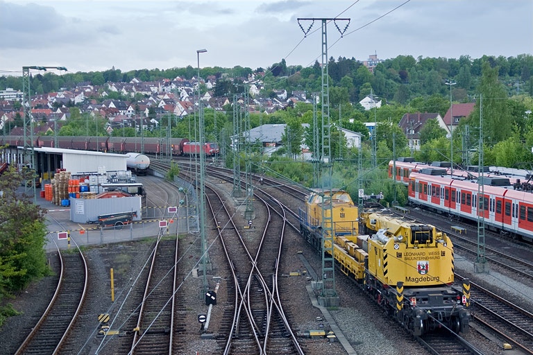 LW 203.002 (ex-DR 202 335) bei km 16,0 (Mai 2010)