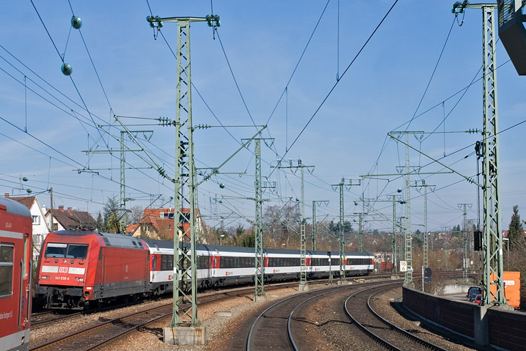 101 039 mit IC 183 bei km 16,6 (M&auml;rz 2011)