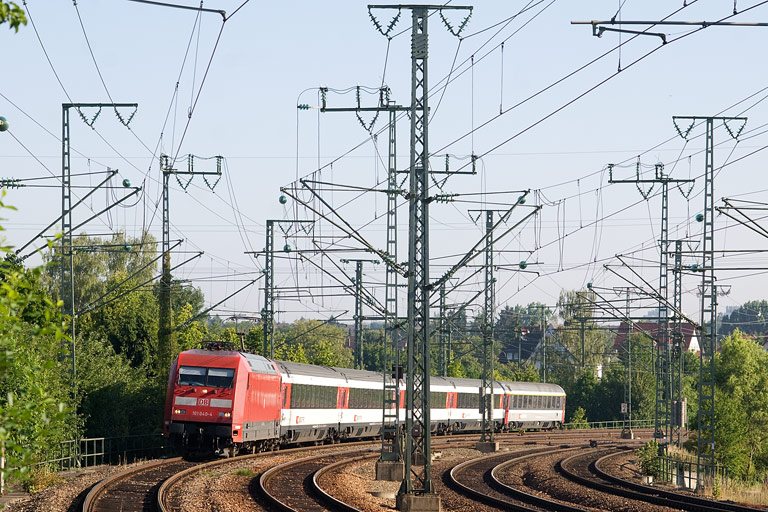 101 040 mit IC 181 bei km 16,6 (Juli 2011)