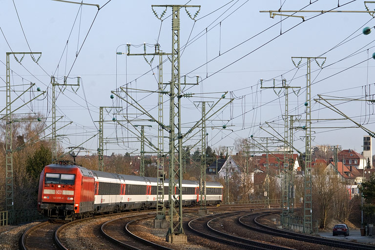 101 095 mit IC 181 bei km 16,4 (M&auml;rz 2011)