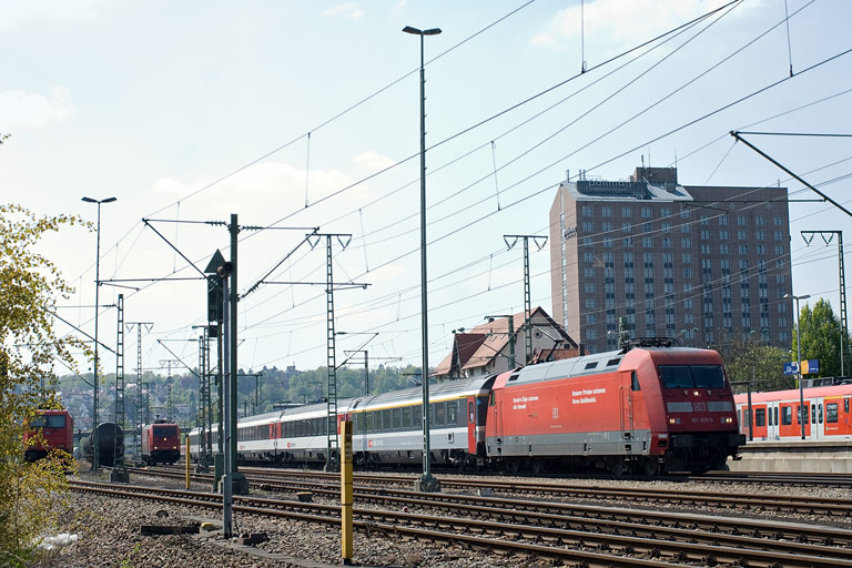 101 105 mit IC 280 bei km 15,6 (April 2011)