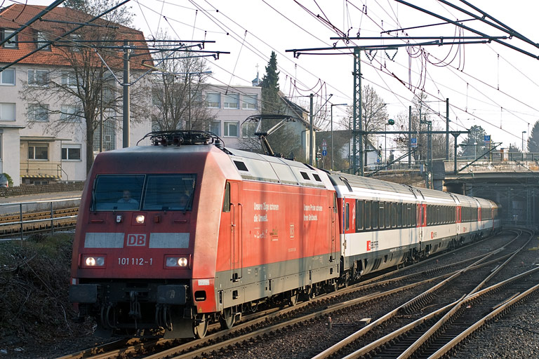 101 112 mit IC 181 bei km 15,4 (M&auml;rz 2011)