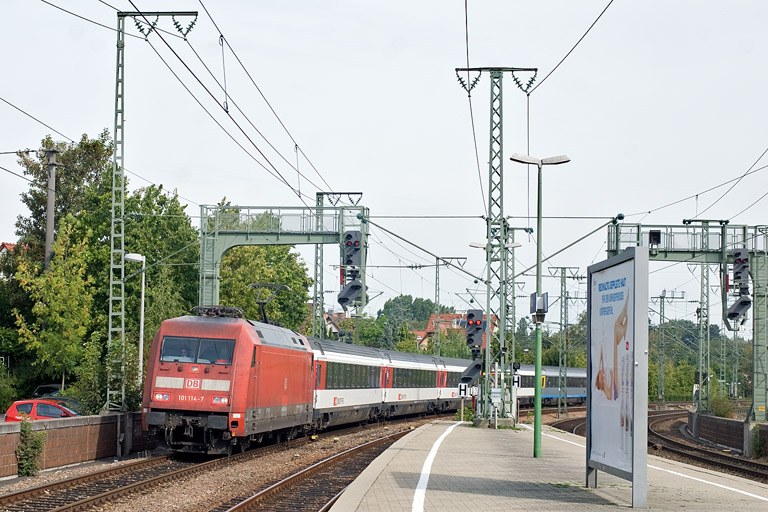 101 114 mit IC 183 bei km 16,6 (August 2011)
