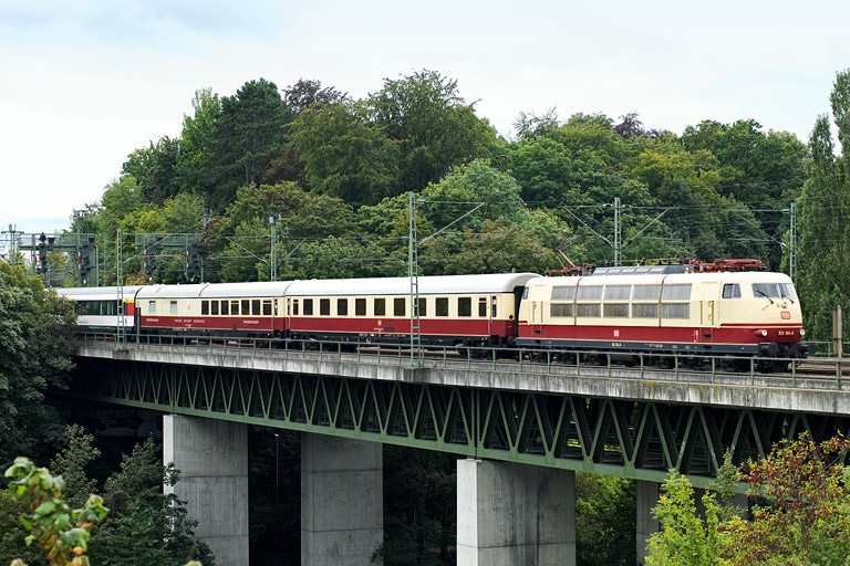 103 184 mit TEE 5460 bei km 14,6 (August 2011)