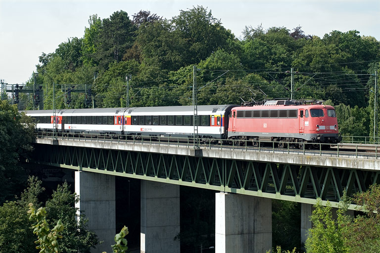 110 446 mit IC 284 bei km 14,6 (Juni 2011)