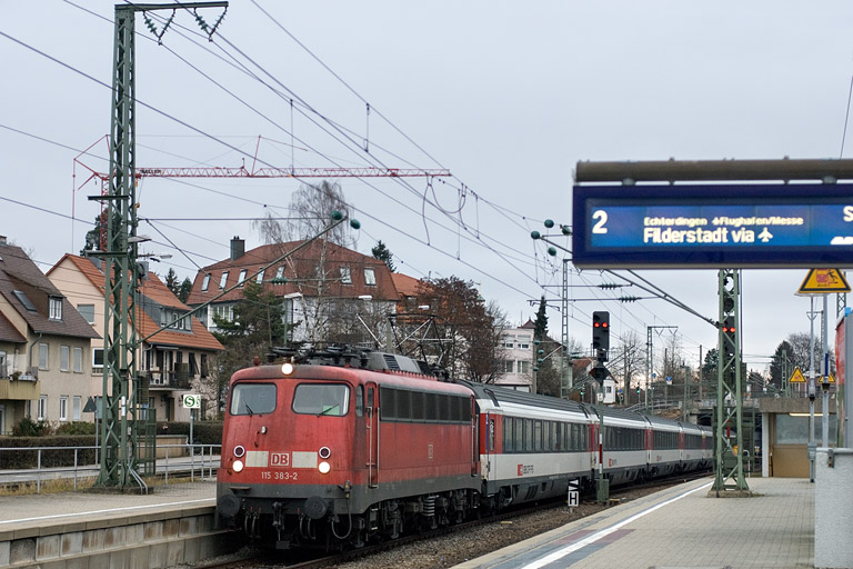 115 383 mit IC 281 bei km 15,6 (Dezember 2011)