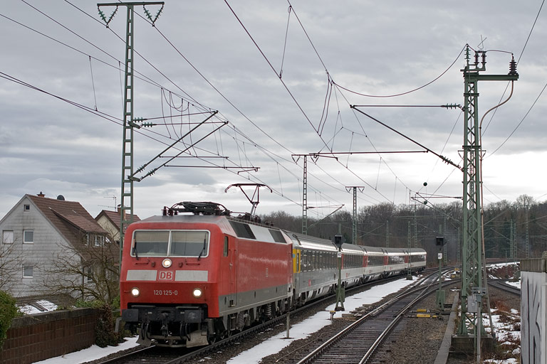 120 125 mit IC 280 bei km 16,8 (Januar 2011)