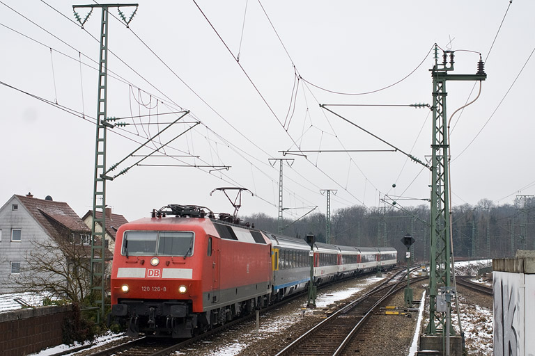 120 126 mit IC 280 bei km 16,8 (Januar 2011)