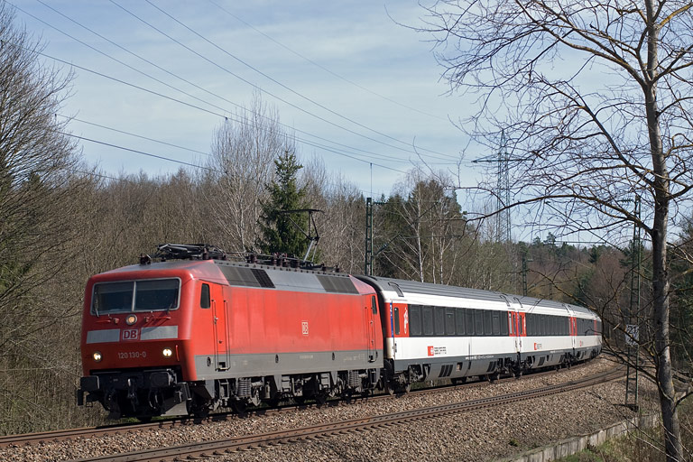 120 130 mit IC 185 bei km 21,4 (April 2011)