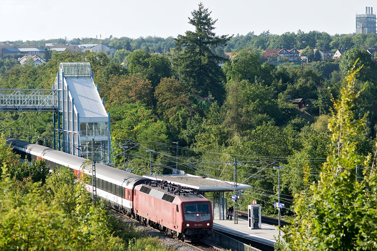 120 149 mit IC 283 bei km 14,2 (August 2011)