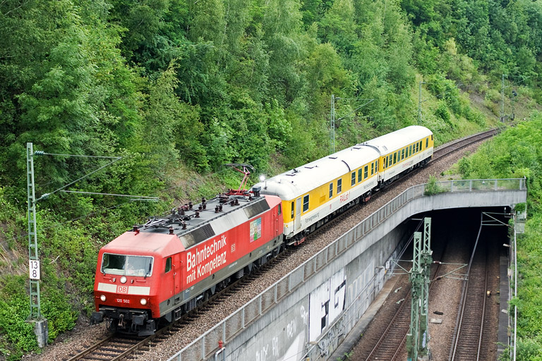 120 502 bei km 13,8 (Juni 2011)
