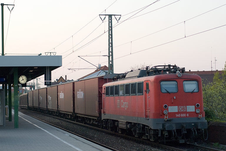 140 600 mit CSQ 60084 bei km 16,8 (April 2011)