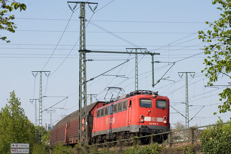 140 600 mit FZT 56167 bei km 16,4 (April 2011)