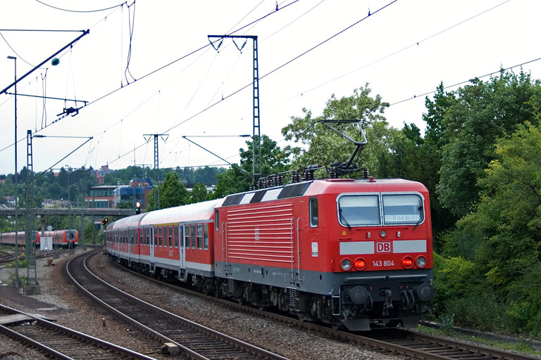 143 804 mit D 1685 bei km 15,8 (Mai 2011)