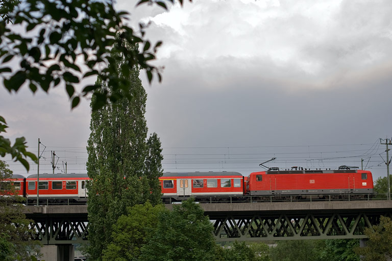 143 920 mit D 1685 bei km 14,6 (Mai 2011)