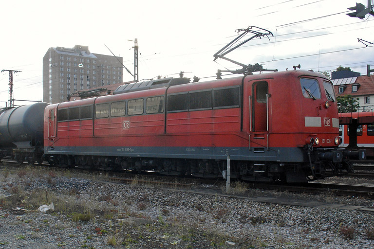 151 036 mit CFN 62496 bei km 15,6 (August 2011)