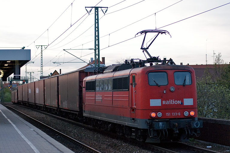 151 133 mit CSQ 60084 bei km 16,8 (April 2011)