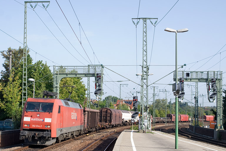 152 014 mit FE 44689 bei km 16,6 (August 2011)