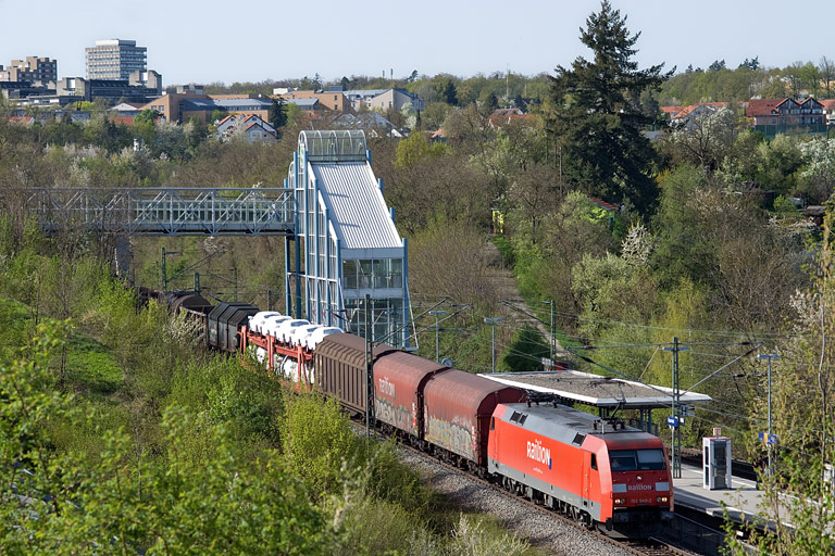 152 040 mit FE 44691 bei km 14,2 (April 2011)
