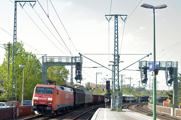 152 050 mit FE 44691 bei km 16,6 (April 2011)