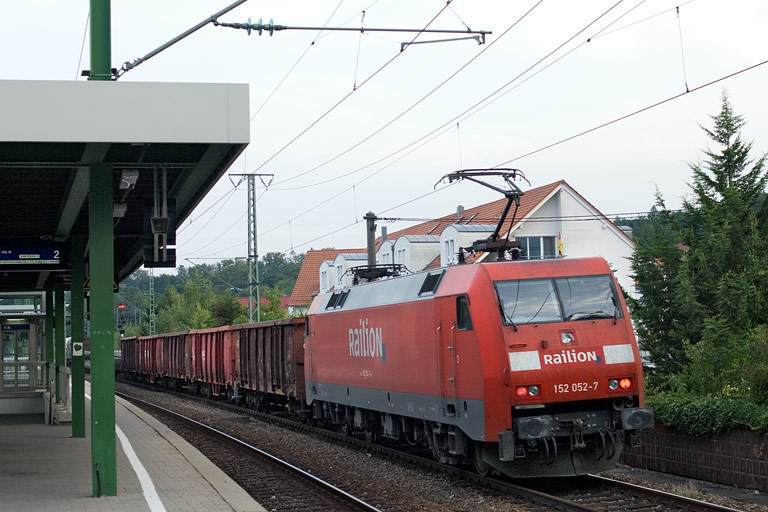 152 052 mit FZT 56185 bei km 16,8 (August 2011)
