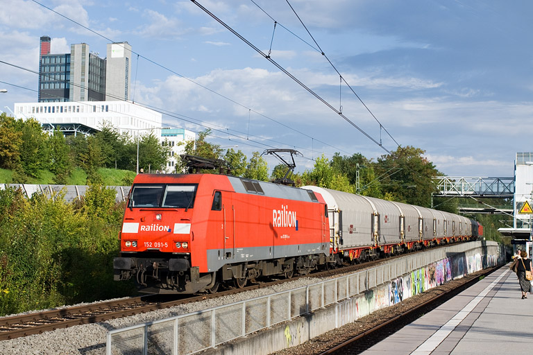 152 091 mit FZ 56171 bei km 14,2 (August 2011)