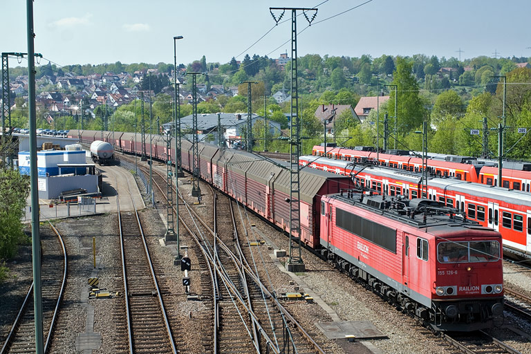 155 126 mit CSQ 60080 bei km 16,0 (April 2011)