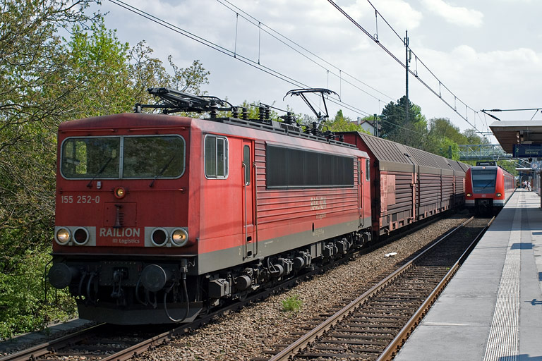 155 252 mit CSQ 60080 bei km 14,2 (April 2011)