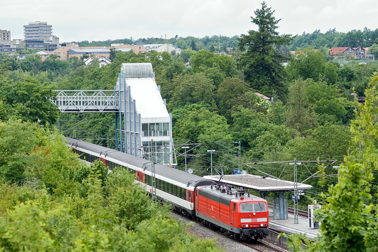 181 204 mit IC 281 bei km 14,2 (Juni 2011)