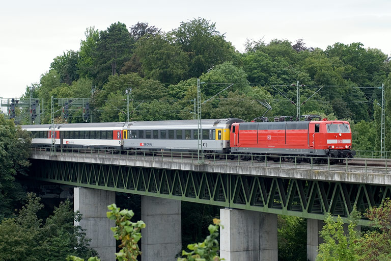 181 209 mit IC 280 bei km 14,6 (Juli 2011)