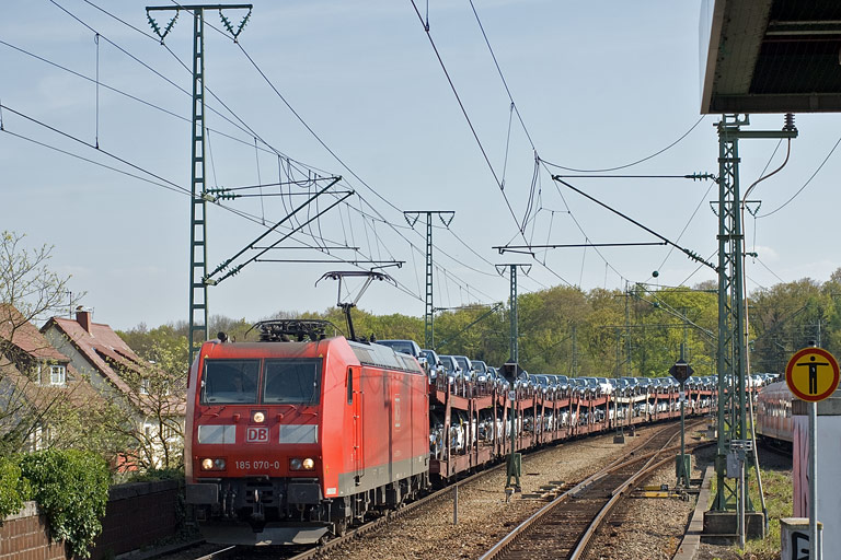 185 070 mit CSQ 60082 bei km 16,8 (April 2011)