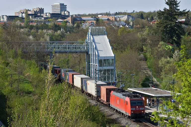 185 087 mit TEC 43163 bei km 14,2 (April 2011)