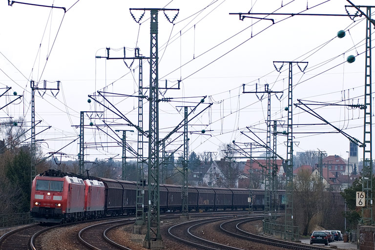 185 091 und 185 089 mit CS 49155 bei km 16,6 (M&auml;rz 2011)