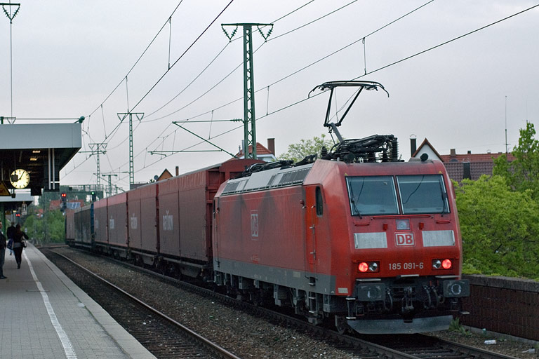 185 091 mit CSQ 60086 bei km 16,8 (April 2011)