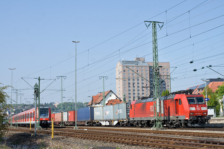 185 093 bei km 15,6 (April 2011)