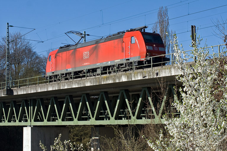185 093 bei km 14,6 (April 2011)